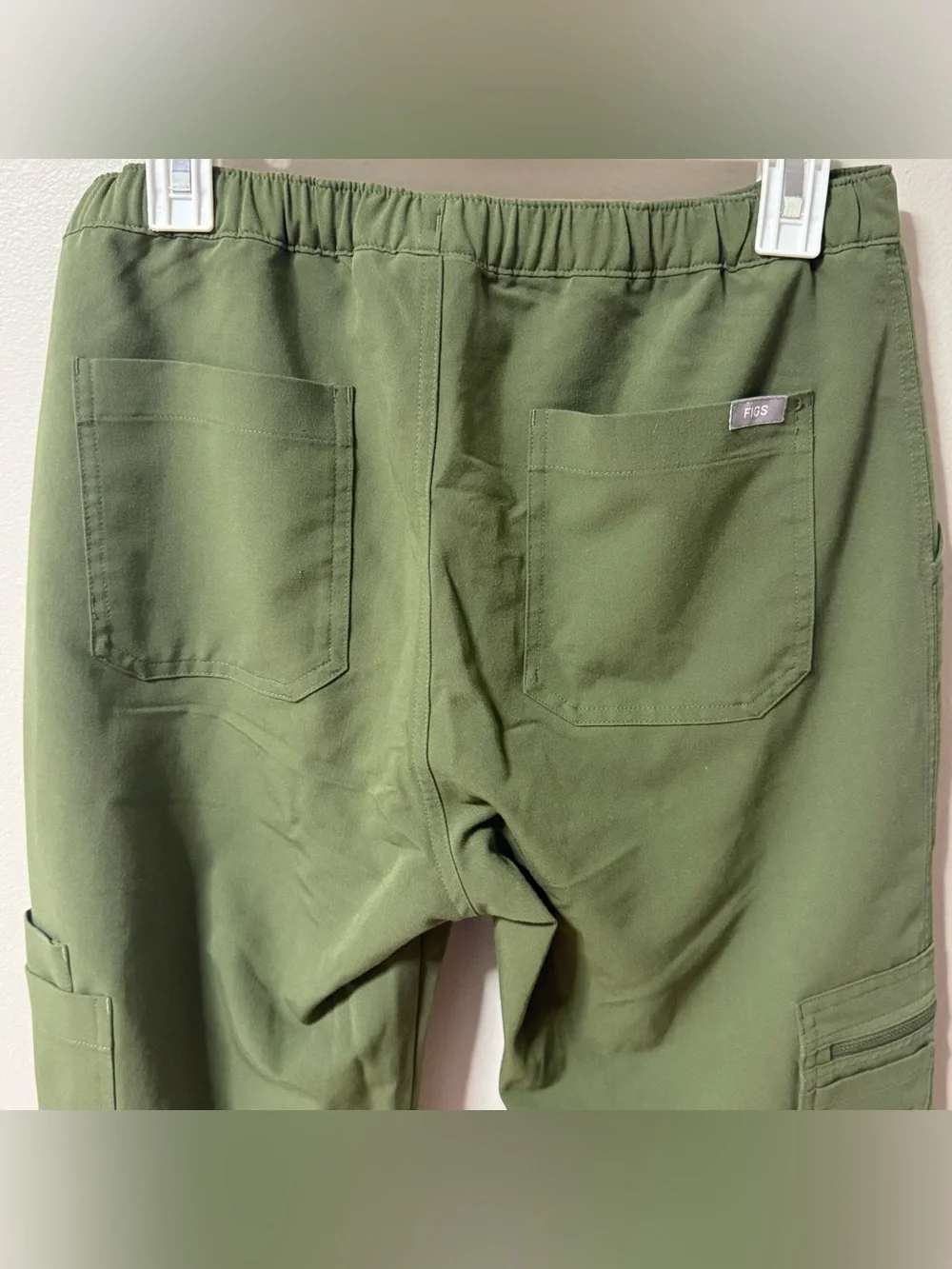 FIGS Technical Collection Mens Medium Green Scrub Set Pants Top Cairo Leon Small